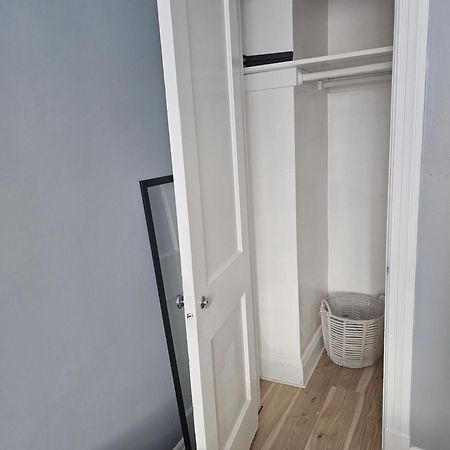 Small Cozy Room, Shared Bathroom Baltimore Bagian luar foto